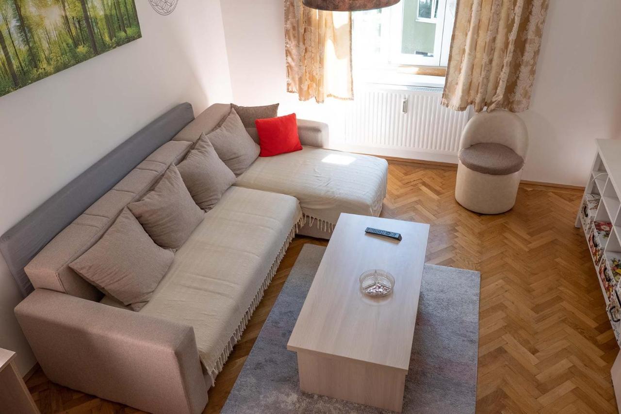 2 Rooms & Balcony - Top Location! Viena Exterior foto